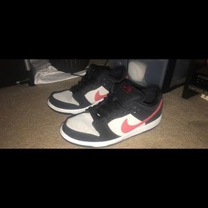 Nike SB Dunk Low SZ. 9.5